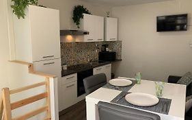 le Cocon Parisien -Centre ville - WIFI - Parking (idéal couples, familles, business)